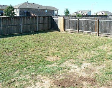 220 Westminster Dr - Photo Thumbnail 16