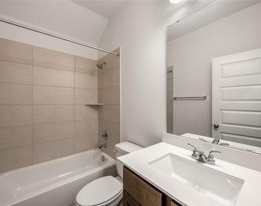186 Blackborrow Dr - Photo Thumbnail 9