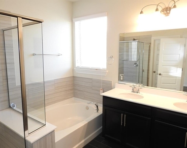 9903 Quercia Dr - Photo Thumbnail 10