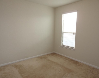 9903 Quercia Dr - Photo Thumbnail 17