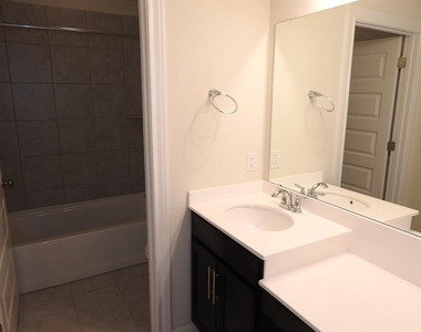 9903 Quercia Dr - Photo Thumbnail 16