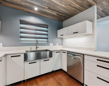 1003 Minda Dr - Photo Thumbnail 9
