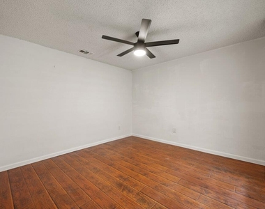 1003 Minda Dr - Photo Thumbnail 21