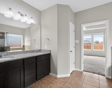 348 Vista Gardens Dr - Photo Thumbnail 11