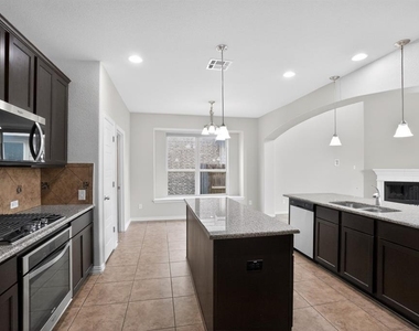348 Vista Gardens Dr - Photo Thumbnail 4