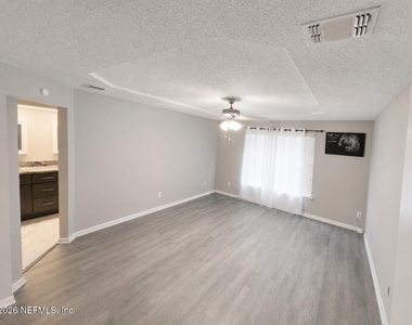 7855 Collins Ridge Boulevard - Photo Thumbnail 5
