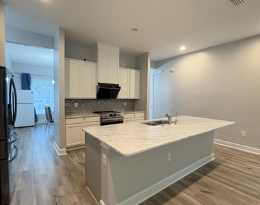 104 Linda Lake Lane - Photo Thumbnail 1