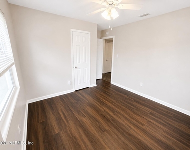 10415 Briarcliff Road E - Photo Thumbnail 17
