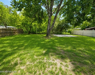 10415 Briarcliff Road E - Photo Thumbnail 8