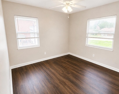 10415 Briarcliff Road E - Photo Thumbnail 16