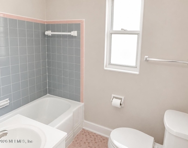 10415 Briarcliff Road E - Photo Thumbnail 6