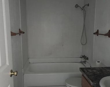 991 Southern Villas Drive - Photo Thumbnail 7