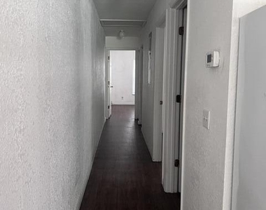991 Southern Villas Drive - Photo Thumbnail 6