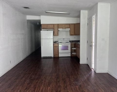 991 Southern Villas Drive - Photo Thumbnail 3