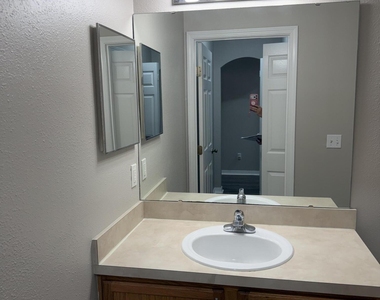 5260 Collins Road - Photo Thumbnail 6