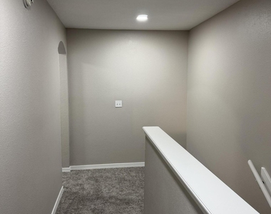 5260 Collins Road - Photo Thumbnail 8