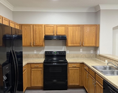 5260 Collins Road - Photo Thumbnail 3