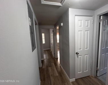 1648 N Loyola Drive - Photo Thumbnail 10