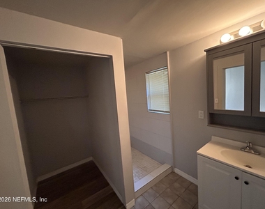 1648 N Loyola Drive - Photo Thumbnail 8