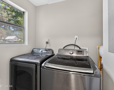 417 S Pine Avenue - Photo Thumbnail 42