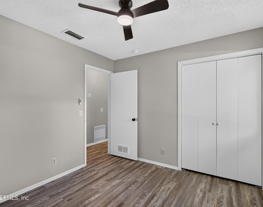 417 S Pine Avenue - Photo Thumbnail 34