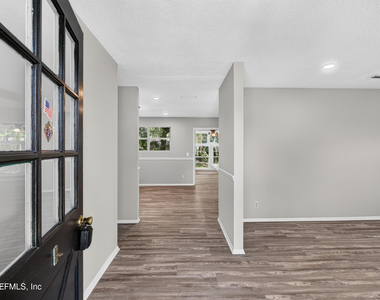 417 S Pine Avenue - Photo Thumbnail 4