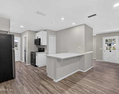 417 S Pine Avenue - Photo Thumbnail 15