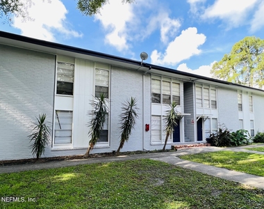 1124 Woodruff Avenue - Photo Thumbnail 6