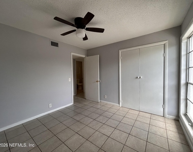 1124 Woodruff Avenue - Photo Thumbnail 4