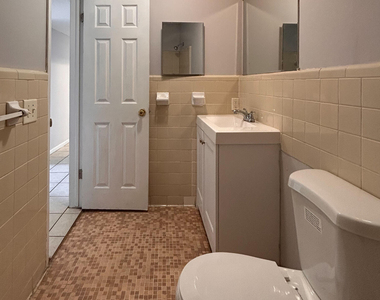 1124 Woodruff Avenue - Photo Thumbnail 3