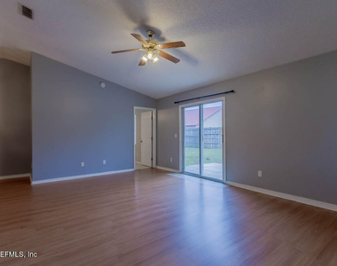 7760 W Allspice Circle - Photo Thumbnail 13