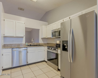 7760 W Allspice Circle - Photo Thumbnail 7