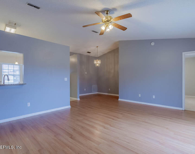 7760 W Allspice Circle - Photo Thumbnail 14