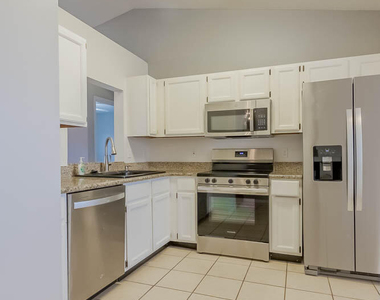 7760 W Allspice Circle - Photo Thumbnail 8