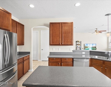 12174 Wynfeild Lakes Circle - Photo Thumbnail 6