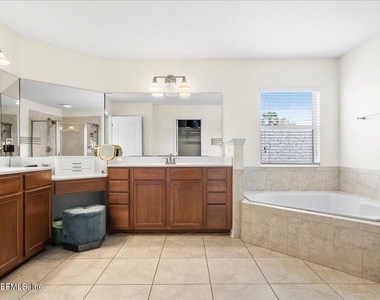 12174 Wynfeild Lakes Circle - Photo Thumbnail 19