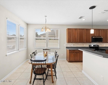 12174 Wynfeild Lakes Circle - Photo Thumbnail 7