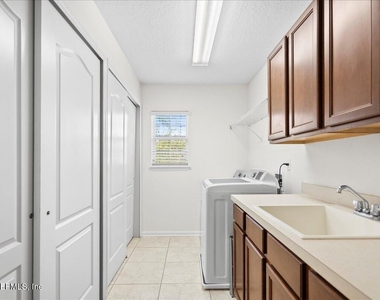 12174 Wynfeild Lakes Circle - Photo Thumbnail 34