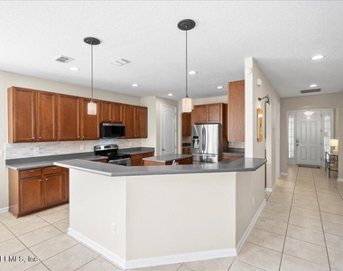 12174 Wynfeild Lakes Circle - Photo Thumbnail 10