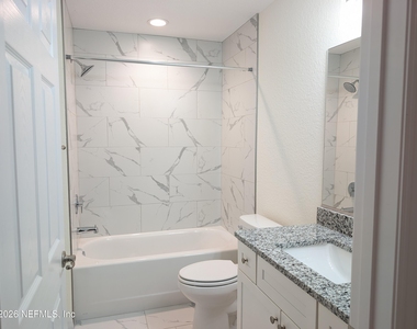821 Ne 10th Street - Photo Thumbnail 12