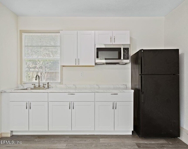 3058 Rosselle Street - Photo Thumbnail 34