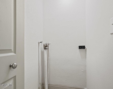3058 Rosselle Street - Photo Thumbnail 31