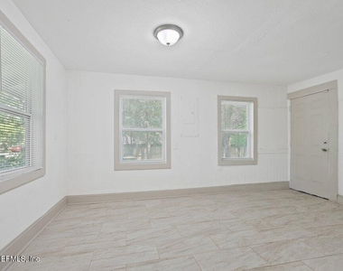 3058 Rosselle Street - Photo Thumbnail 17