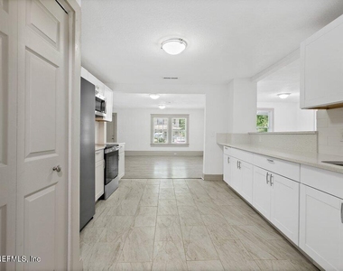 3058 Rosselle Street - Photo Thumbnail 13