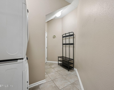 201 Larkin Place - Photo Thumbnail 16