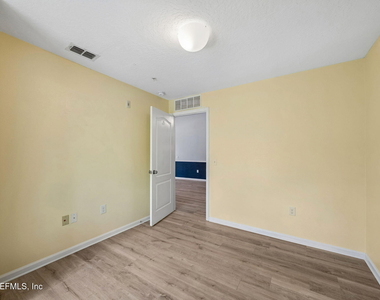 201 Larkin Place - Photo Thumbnail 12
