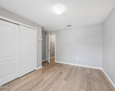 201 Larkin Place - Photo Thumbnail 15