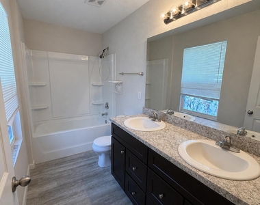1441 E 25th Street - Photo Thumbnail 6