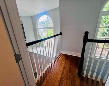235 Moss Overlook Road - Photo Thumbnail 3