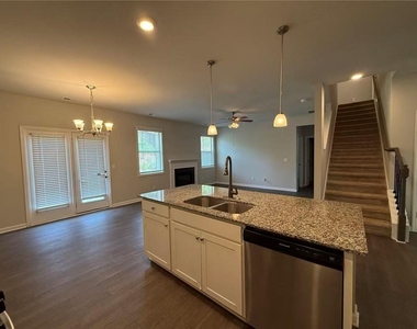 173 Wayside Terrace - Photo Thumbnail 8